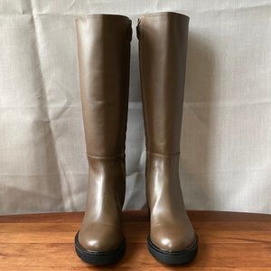 NWOT Stuart Weitzman Mila Lift boots